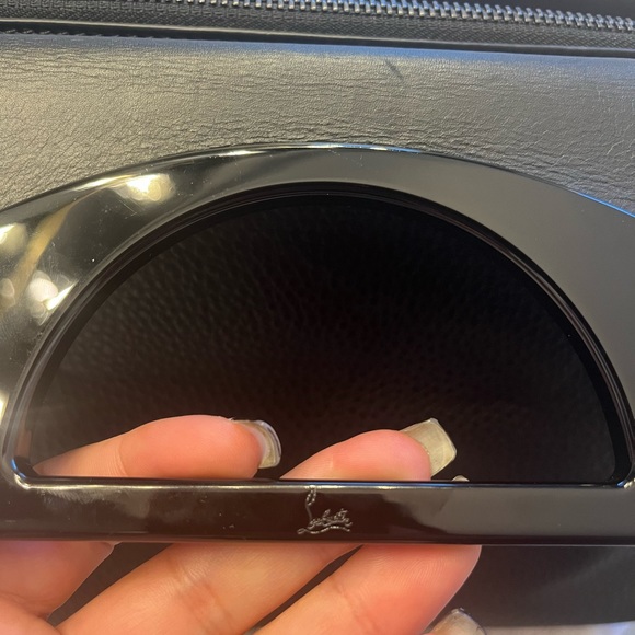 ❌SOLD❌Christian Louboutin Passage Handbag - Picture 7 of 9